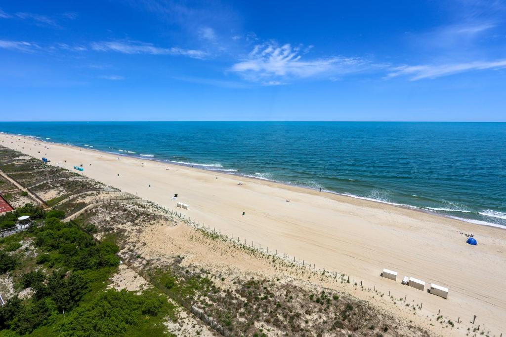 Photo #1 of Atlantis 302 in Ocean City, MD