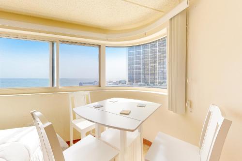 Photo #3 of Atlantis 302 in Ocean City, MD