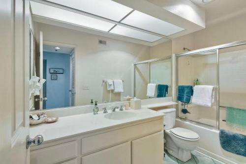 Photo #3 of Nomad's Oceanfront Retreat 2B2B Condo in Oceanside, CA