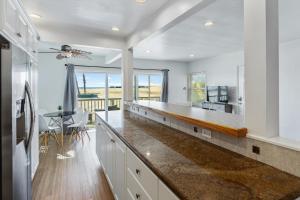 Photo #4 of Beachside Oasis in Seal Beach, CA