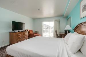 Photo #5 of Pacifica Beach Hotel in Pacifica, CA