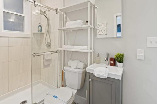 Photo #3 of Steps from the Beach Spacious Modern 4BR 2BA Apt in Atlantic City, NJ