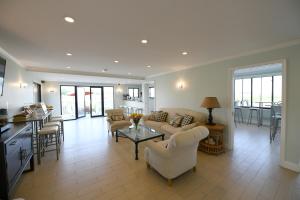 Photo #6 of Bayview Resort in Hampton Bays, NY