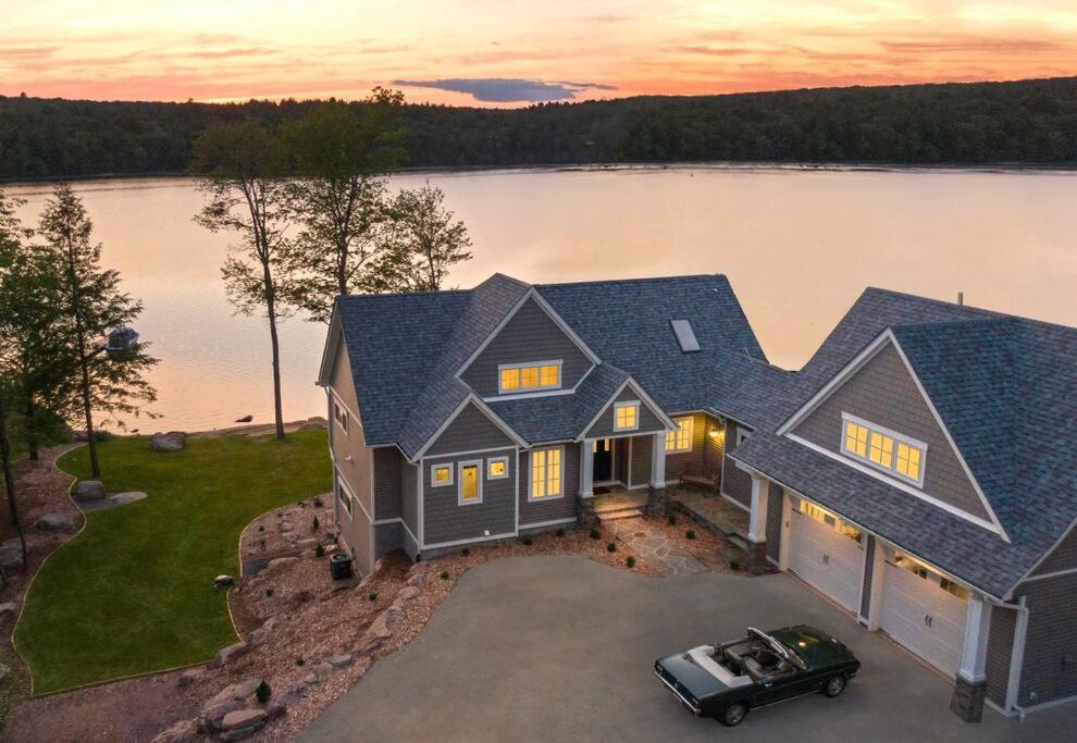 Photo of Lakeside Lodge with Studio Apartment in Monticello, NY
