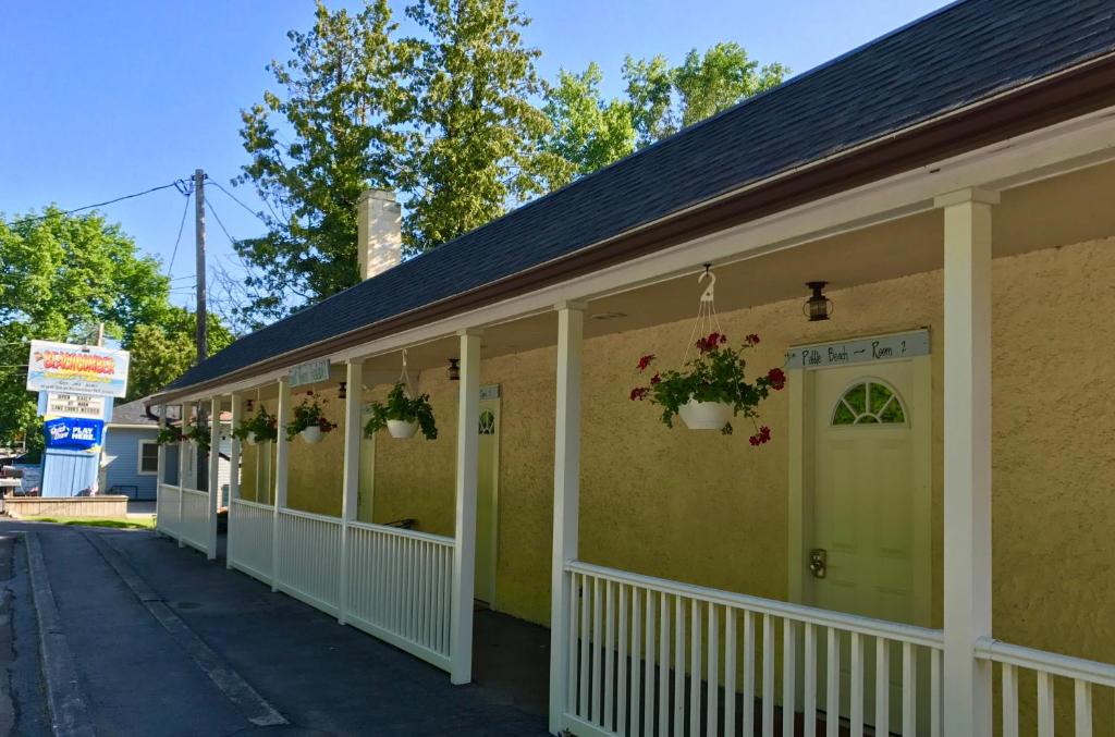 Photo of Beachcomber Inn in Conesus, NY