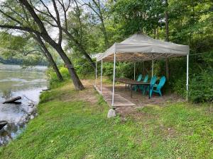 Photo #4 of Slumberland at the River's Edge in Pond Eddy, NY