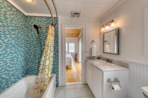 Photo #3 of 37 Ocean Bay Blvd in Ocean Beach, NY