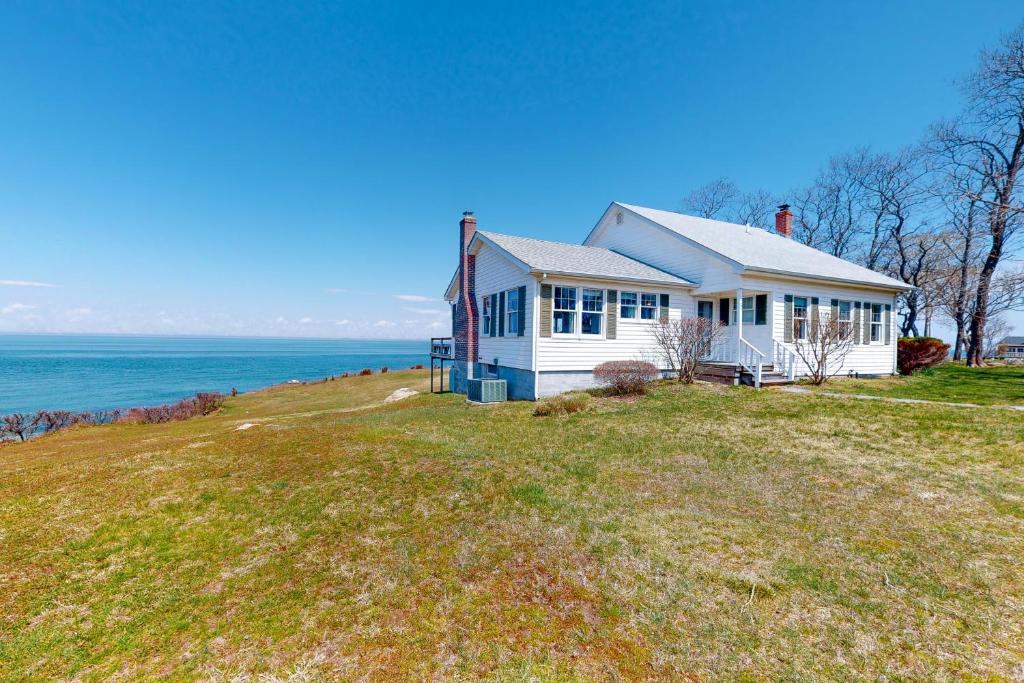 Photo of North Fork Waterfront Gem in New Suffolk, NY