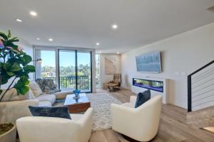 Photo #6 of Oceanfront, Luxury Remodel, Pool, Walk To Dining in Encinitas, CA