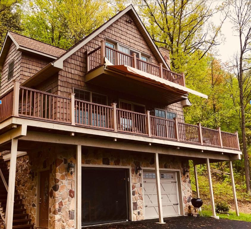 Photo of Ardmore Glenn Estate in Dundee, NY