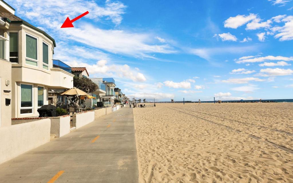 Photo #1 of Seashore Sun and Fun - On Beach in Newport Beach, CA