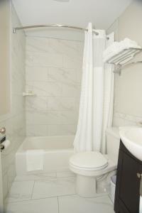 Photo #4 of Belknap Point Inn in Gilford, NH
