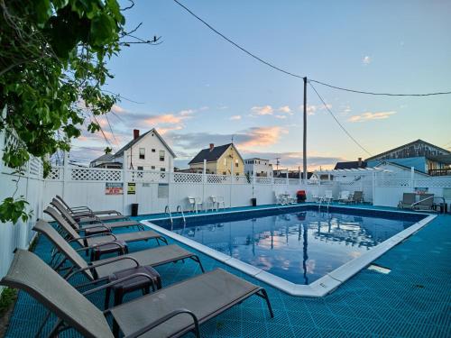 Photo #3 of Hillcrest Inn in Hampton, NH