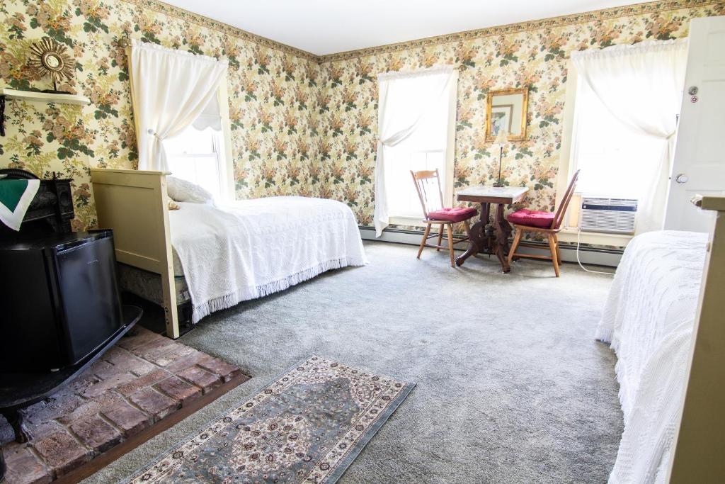 Photo of Aiken Manor B&B in Franklin, NH