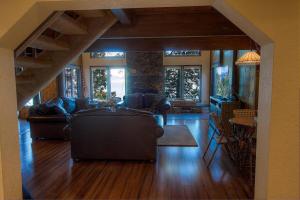 Photo #6 of CYH1281- Tahoe Acres home in South Lake Tahoe, CA