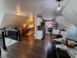 Photo #4 of Saco Riverside Apt Modern & Cozy 3 bedroom 3rd flr in Conway, NH