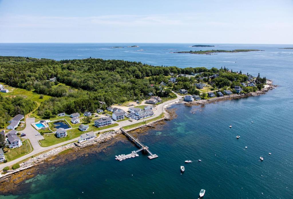Photo of Bluebird Ocean Point Inn in Boothbay, ME