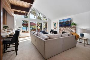 Photo #5 of Waves End Lakefront - 3BR Tahoe Vista w Private Sandy Beach, Walk to Town! in Tahoe Vista, CA