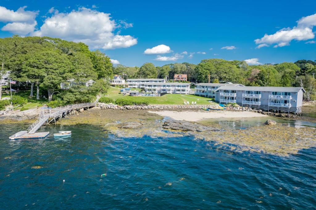 Photo of Smuggler's Cove Inn in Boothbay, ME