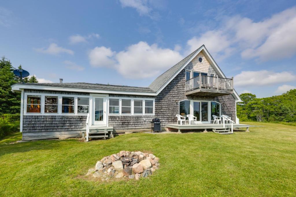 Photo of Shorefront House with Views, 14 Mi to Acadia NP in Sullivan, ME