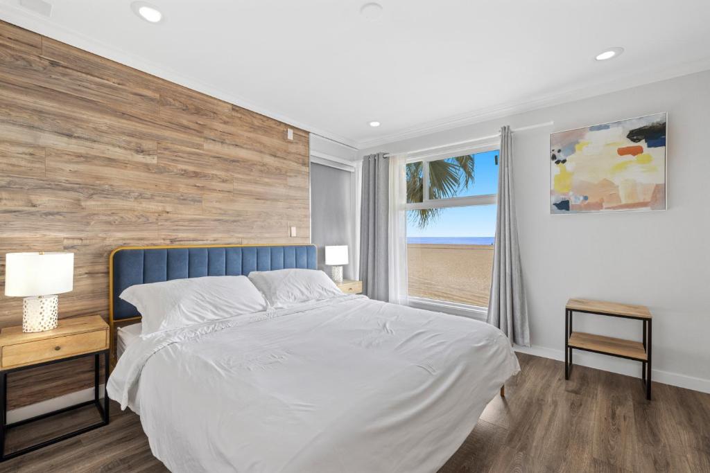 Photo #1 of 1628 West Oceanfront Oasis - 4,6,7 in Newport Beach, CA