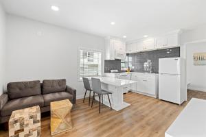 Photo #4 of 1628 West Oceanfront Oasis - 5,8,9 in Newport Beach, CA