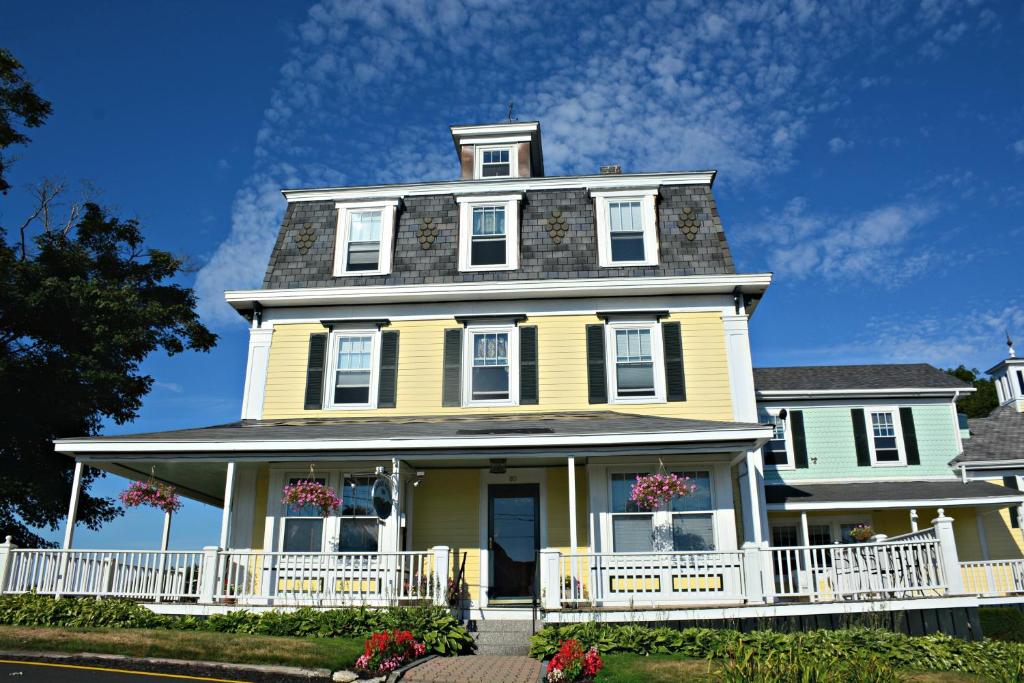 Photo of Harbor House Inn in Boothbay Harbor, ME
