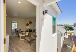 Photo #4 of Boardwalk 2 in San Diego, CA
