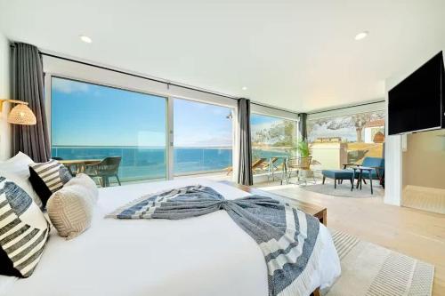 Photo #2 of Cliffside Haven Where Ocean Meets Sky in San Diego, CA