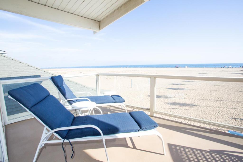 Photo #1 of 1005 E Balboa Unit C Duplex in Newport Beach, CA