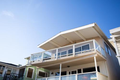 Photo #2 of 1005 E Balboa Unit C Duplex in Newport Beach, CA
