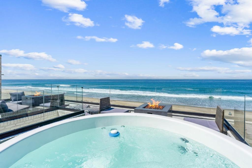 Photo #1 of Entire Upper Oceanfront Masterpiece with Rooftop in San Diego, CA