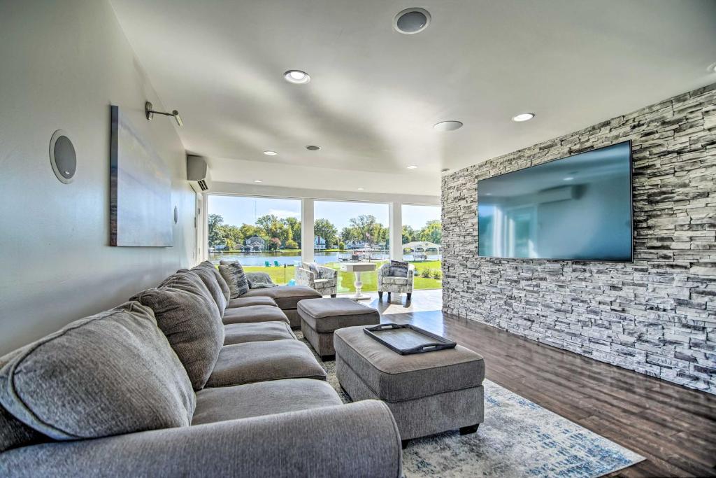 Photo of Home on Fox River Modern Decor Style! in Holiday Hills, IL