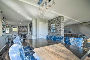 Photo #4 of Home on Fox River Modern Decor Style! in Holiday Hills, IL