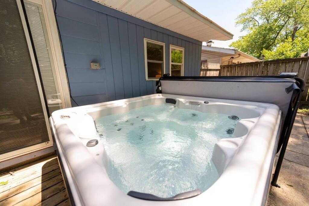 Photo of Close to Beach, Hot Tub, Pet Friendly, Firepit in Michigan City, IN