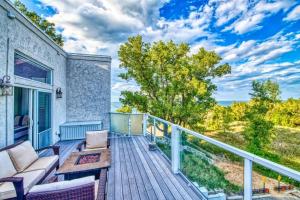 Photo #5 of The Addition at Villa Santorini in Gary, IN