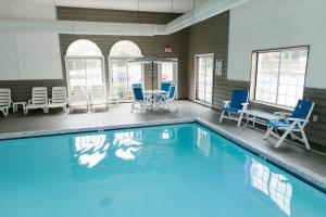 Photo #4 of Breakers Resort - Lakeside in St Ignace, MI