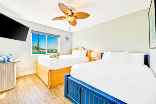Photo #2 of Condo in Newport Beach with Private Balcony and Ideal Location by the Pier in Newport Beach, CA