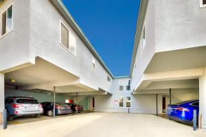Photo #6 of Condo in Newport Beach with Private Balcony and Ideal Location by the Pier in Newport Beach, CA