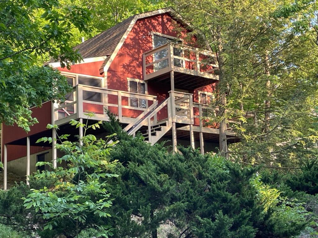 Photo of Saw Creek Cabin - Regent Hilltop in Saw Creek, PA