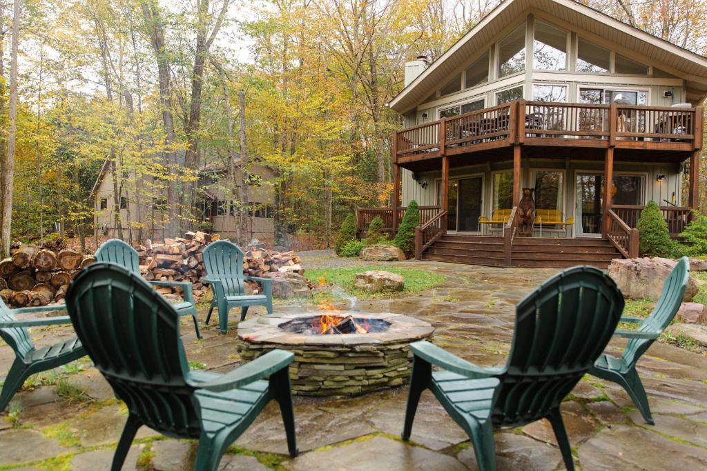 Photo of Lake Naomi Chalet Membership - 2hrs From Nyc in Pocono Pines, PA