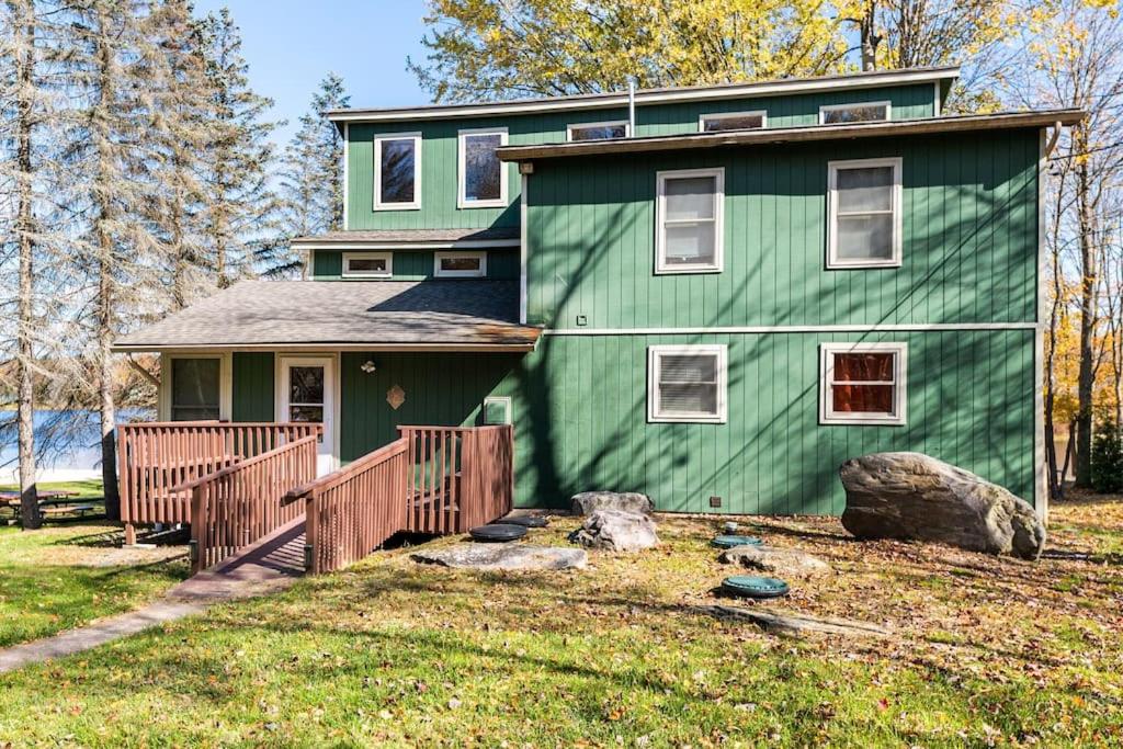 Photo of Waterfront Stagshead Lakehouse at Lake Arrowhead in Tobyhanna Township, PA