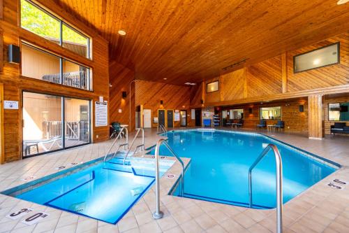 Photo #3 of Pine Grove Resort in Ephraim, WI