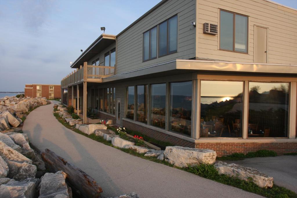Photo of Lighthouse Inn - Two Rivers in Two Rivers, WI