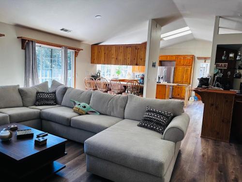 Photo #3 of Bluebird Cabin in Crestline, CA