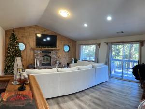 Photo #5 of Bluebird Cabin in Crestline, CA