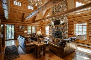 Photo #5 of Island View Lodge in Eagle River, WI