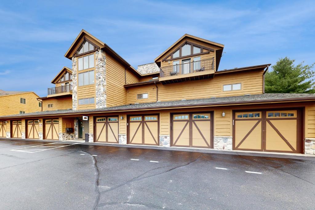 Photo of Sunset Condominiums: The Retreat in Arkdale, WI