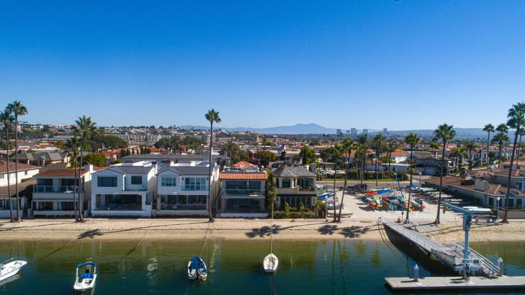 Photo #1 of 367 Via Lido Soud home in Newport Beach, CA