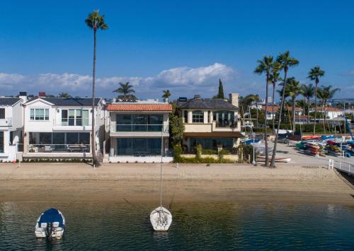 Photo #2 of 367 Via Lido Soud home in Newport Beach, CA